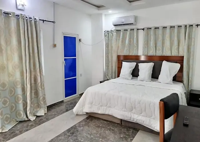 Naira And Kobo Hotel