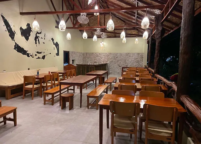 Gino'S Jungle Lodge - Restaurant & Jungle Trekking