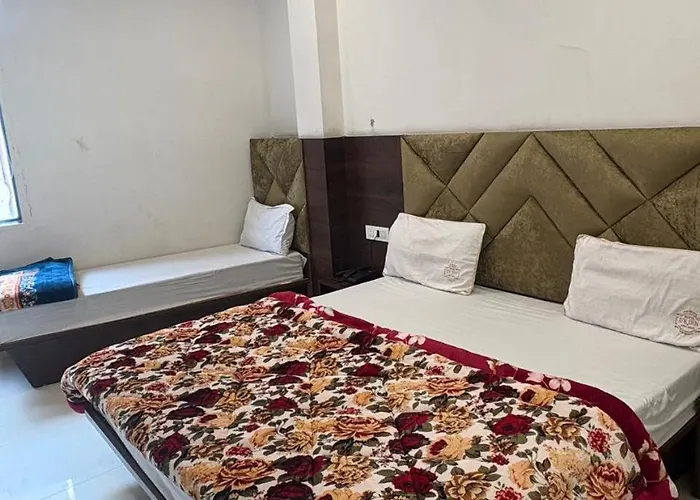 Hotel U V 2 Mins From Golden Temple