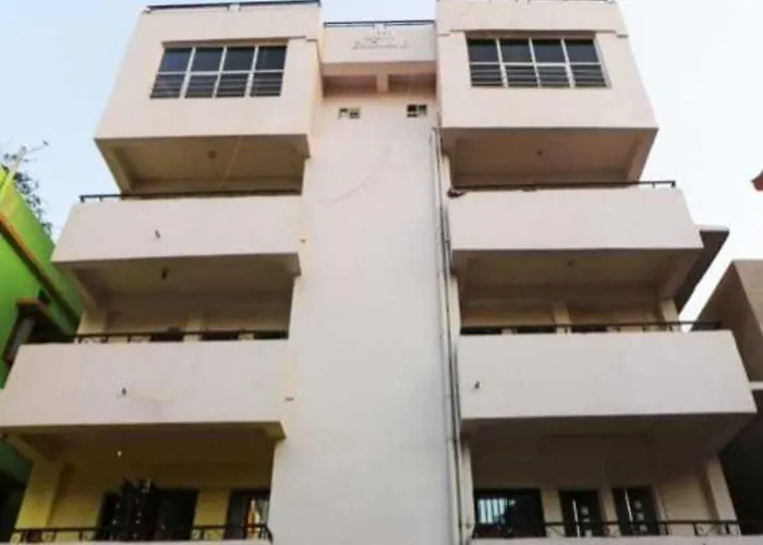 Oyo 41874 Laxmi Guest House
