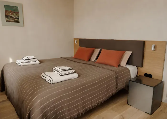 Ausma Hotel