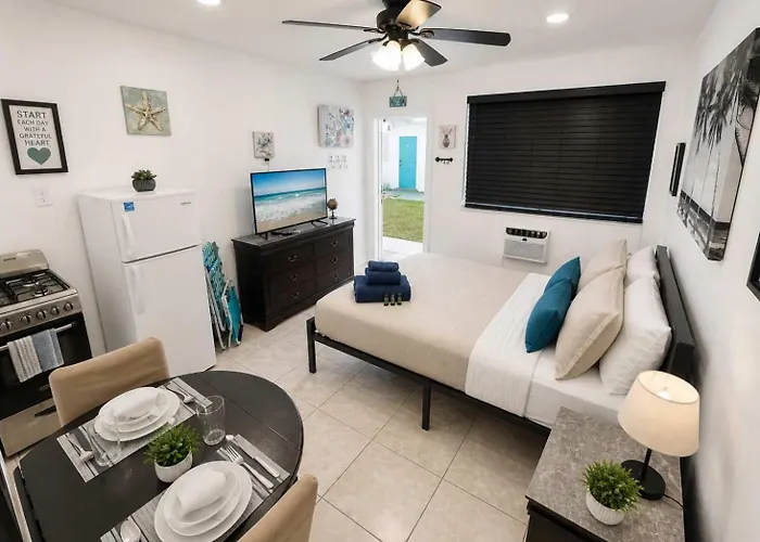 Ocean Hollywood Suites By The Gold Nests