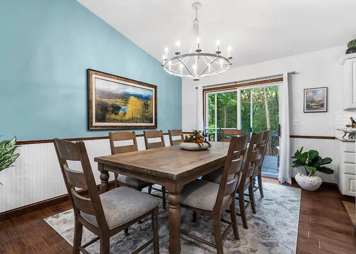 The Holland Hideaway- Family Home - Walk To Beach