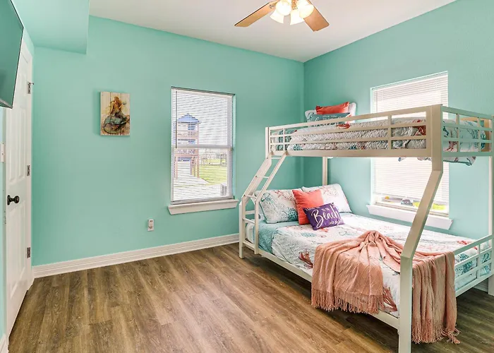 Walk To Ocean! Crystal Beach Gem W/ Decks & View!