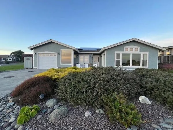 Harbor Moon L Stunning Trinidad Harbor Ocean Views