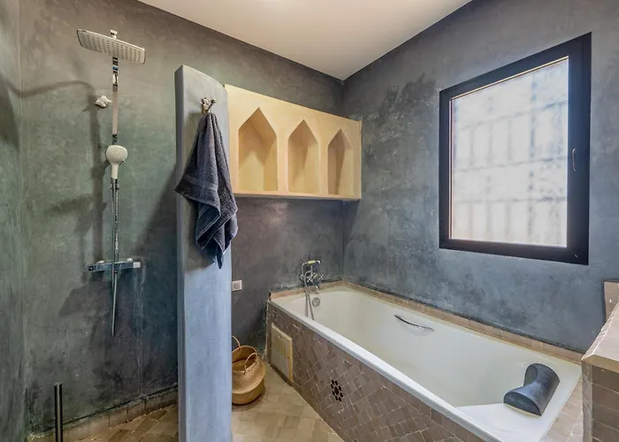 Exclusive Marrakech Palace Villa 6 Luxury Suites, Private Pool, Full Privacy, Breakfast
