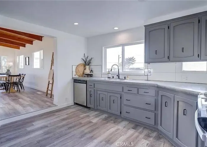 Spacious Cayucos Coastal Retreat Near Beach Pet Friendly 4 Bedroom Home