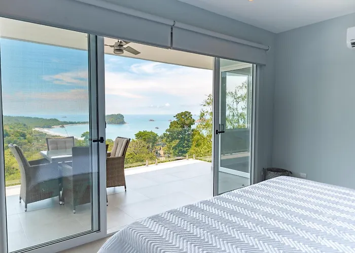 Villa Costa Vida Tower Suites