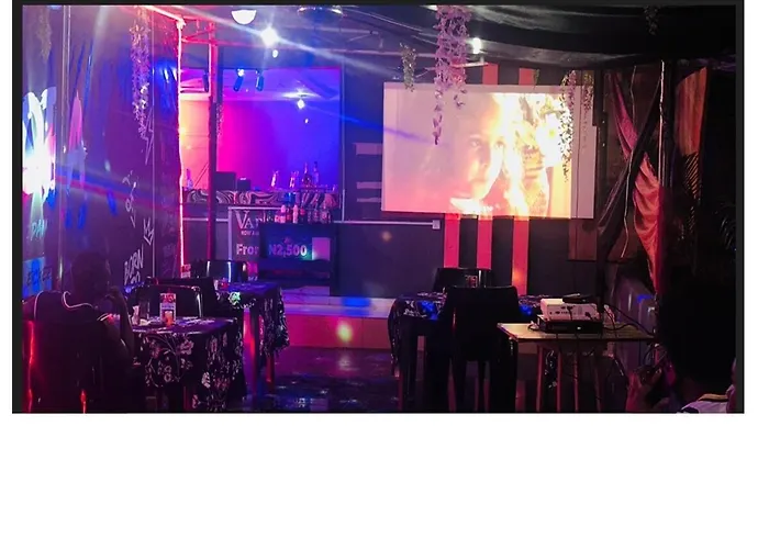 Pandorax Hotel And Lounge