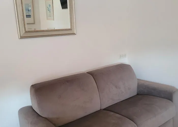 Bomotel