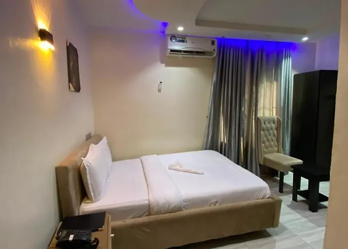 S&B Hotel