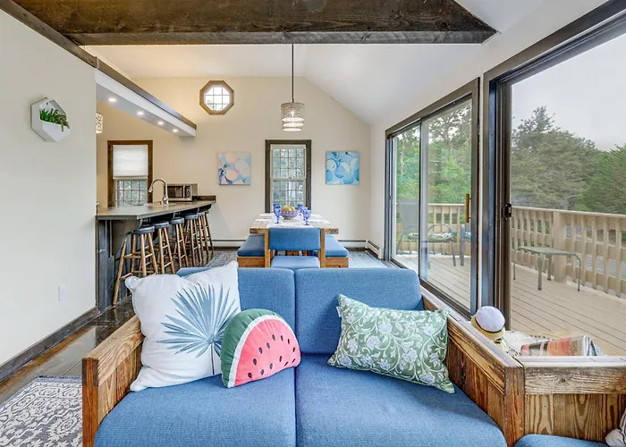 Sea Breeze, Sunset Views! Family Escape Near Ocean