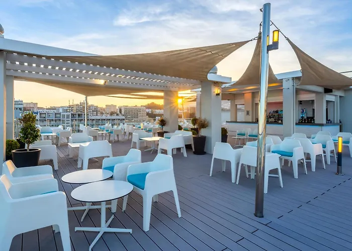Hotel Las Arenas Affiliated by Meliá