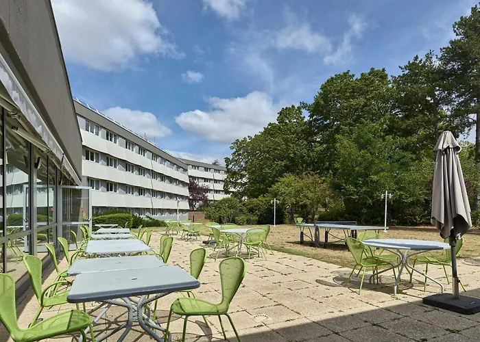 B&B Hotel Cergy Port 4 Etoiles