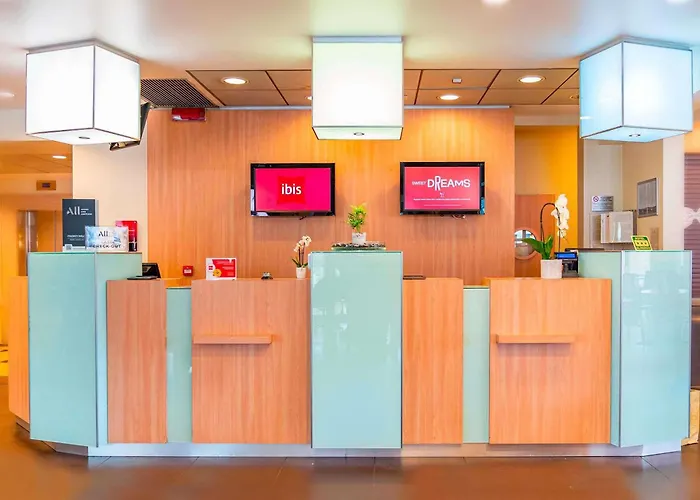 Ibis Como