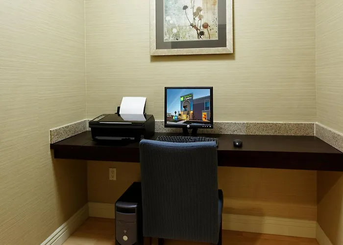 Holiday Inn Express Benicia By Ihg