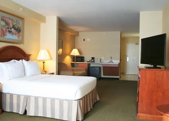 Holiday Inn Express Hotel & Suites Drums-Hazelton By Ihg