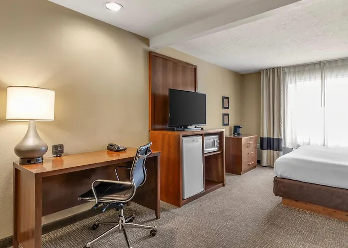 Comfort Suites Airport