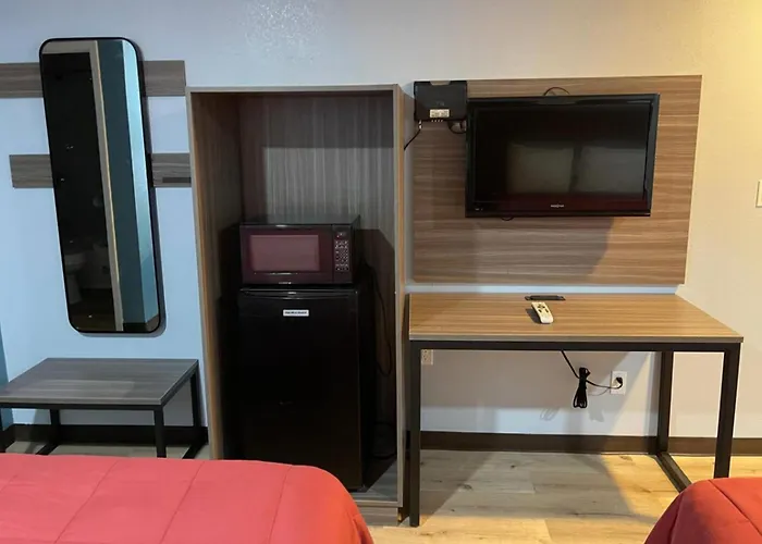 Rodeway Inn & Suites Brookhaven