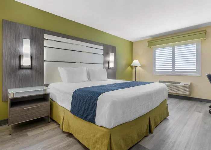 Best Western Antelope Inn & Suites