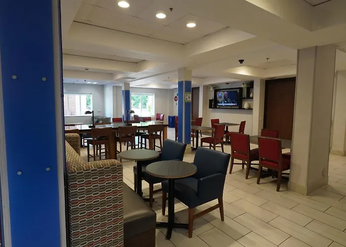 Holiday Inn Express Hotel & Suites Seattle North - Lynnwood By Ihg