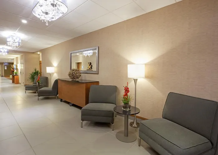 Holiday Inn Express Hotel & Suites Saint - Hyacinthe By Ihg