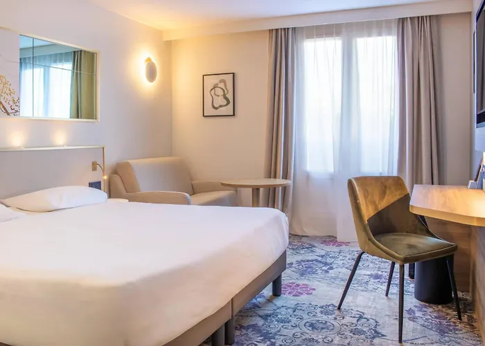 Brit Hotel Cahors Centre - Le Valentre