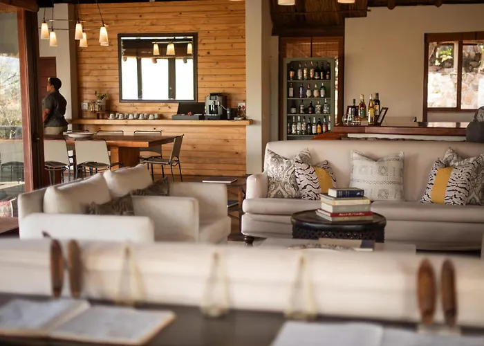 Tshwene Lodge
