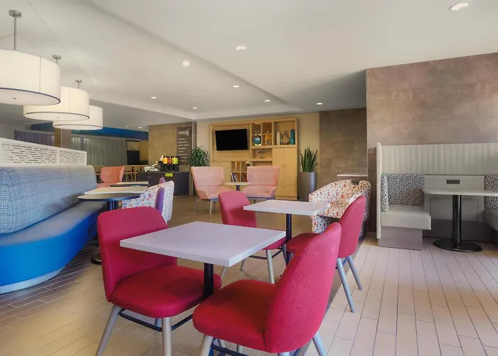 Home2 Suites By Hilton Milwaukee Airport
