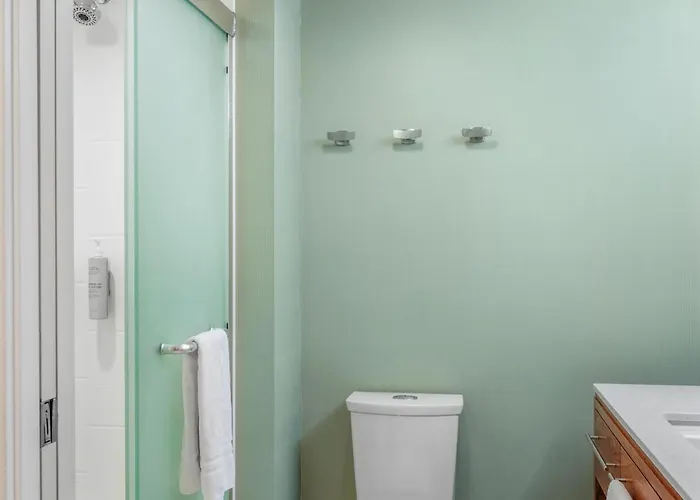 Home2 Suites By Hilton Milwaukee Airport