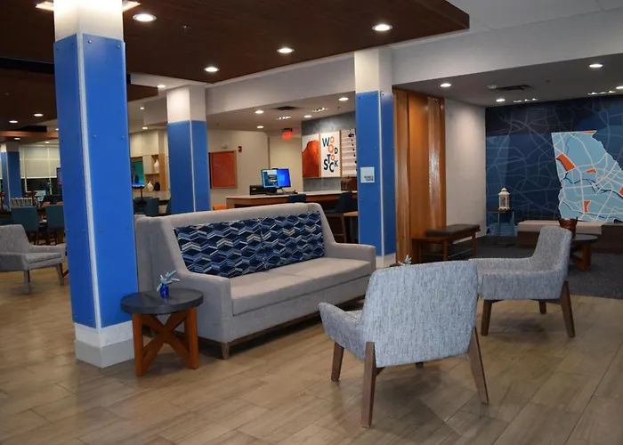 Holiday Inn Express & Suites Atlanta N - Woodstock By Ihg
