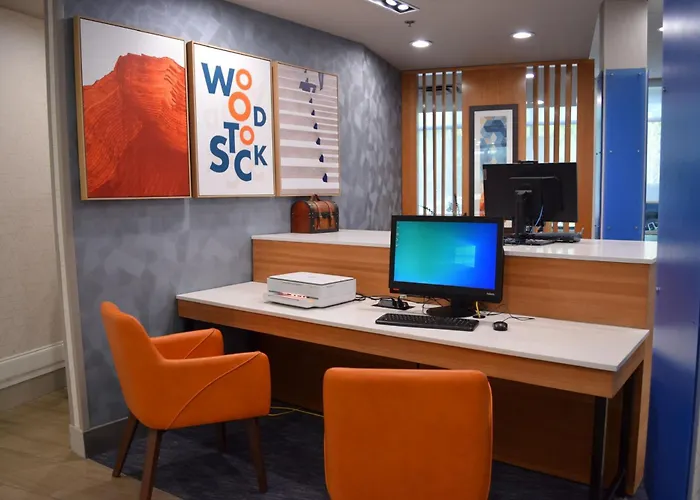 Holiday Inn Express & Suites Atlanta N - Woodstock By Ihg