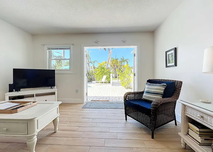 Blue Wave Villa West