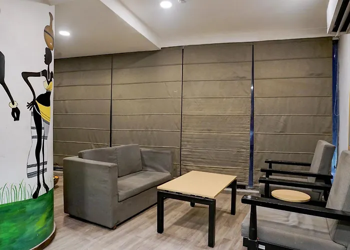 Super Townhouse Akota Vadodara