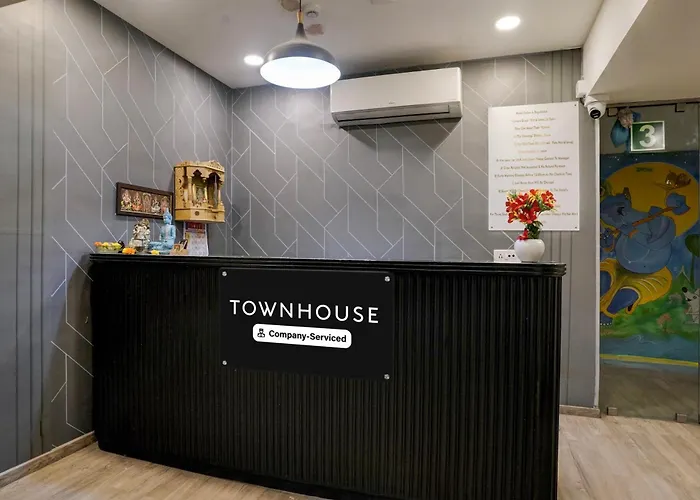 Super Townhouse Akota Vadodara