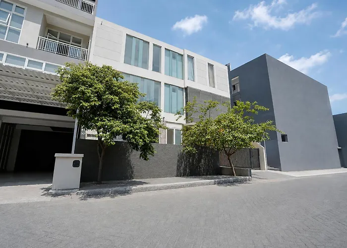 Hotel O Near Ciputra Hospital Formerly Veloura Living Citraland
