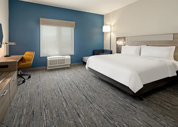 Holiday Inn Express & Suites Palm Desert - Millennium By Ihg