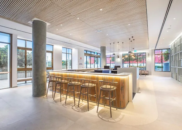 Holiday Inn & Suites Sunshine Coast, An Ihg Hotel