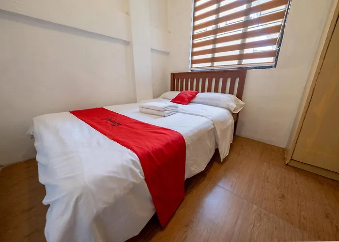 Reddoorz @ Alquiza Residences Paranaque