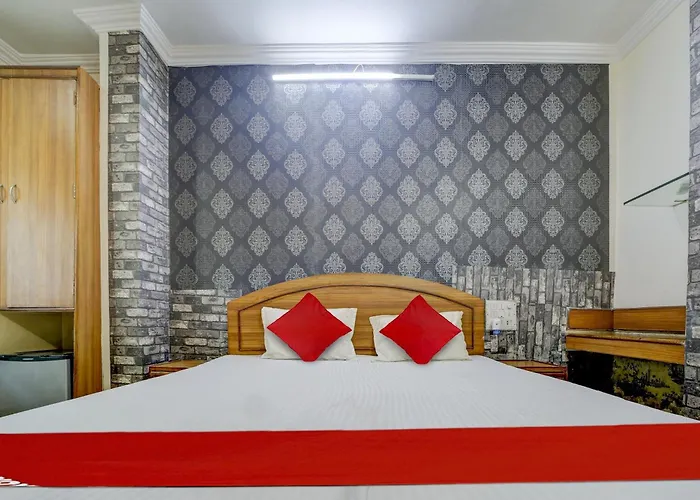 Oyo Flagship 81248 Hotel Satya Vilas