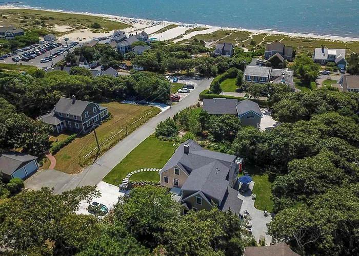 Gorgeous Home 2 Min Walk To Beach