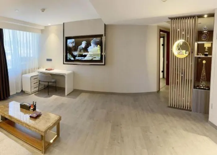 Jinan Yuquan Simpson Hotel