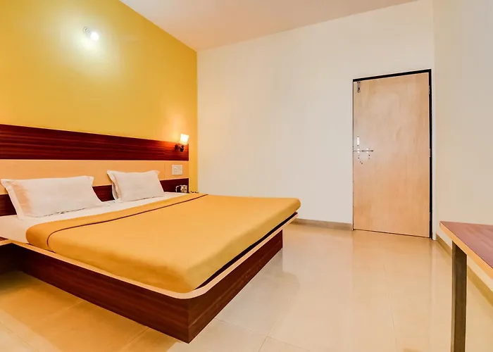 Hotel O Roshan Palace