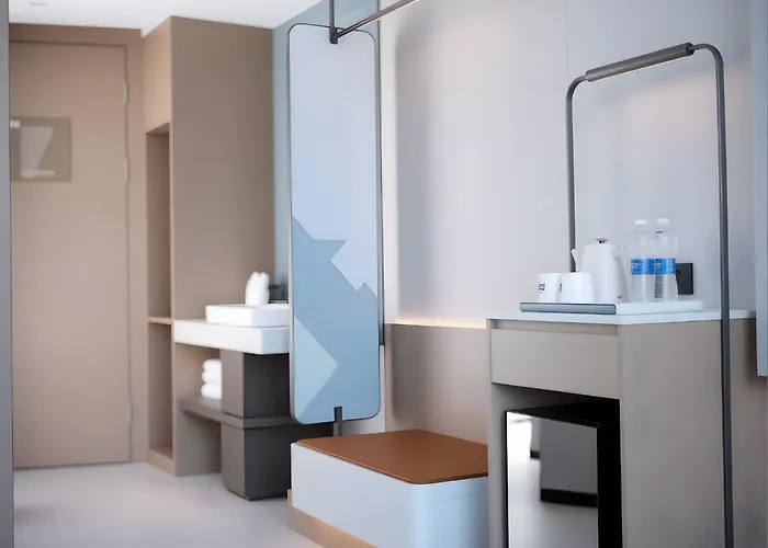 Holiday Inn Express Shanghai On The Bund By Ihg