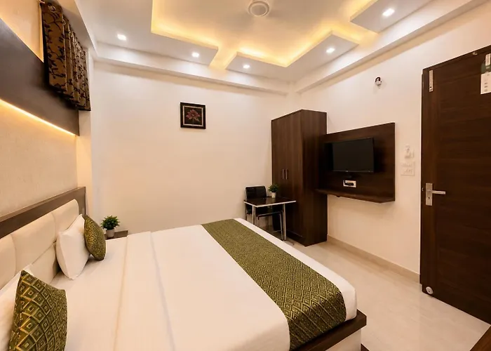 Hotel Grand House - Hsot Restaurant - Near Taj