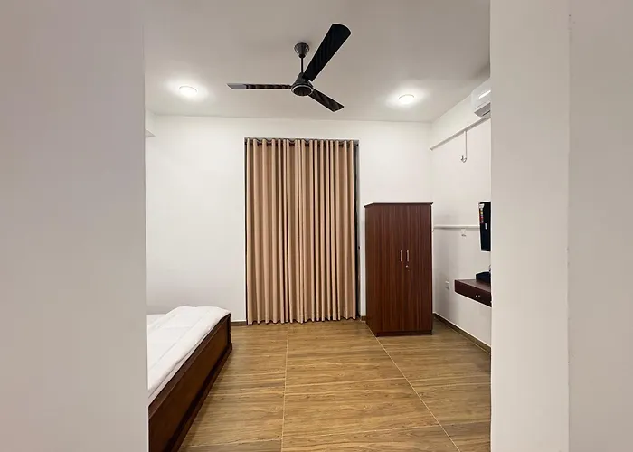 32Aw Hotel
