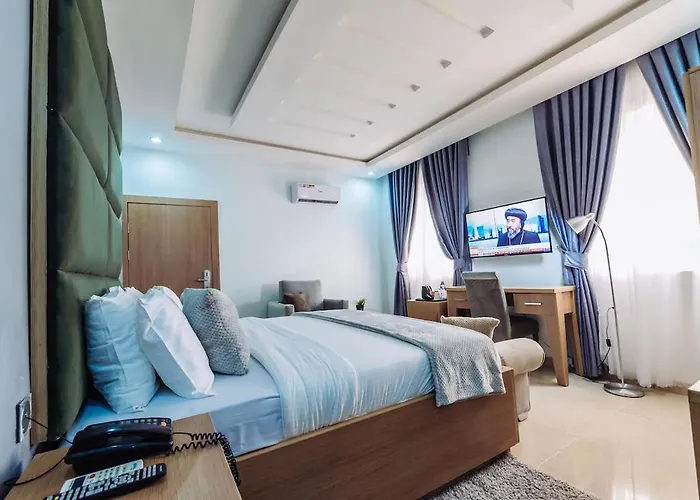 Wingate Signature Hotel And Suites