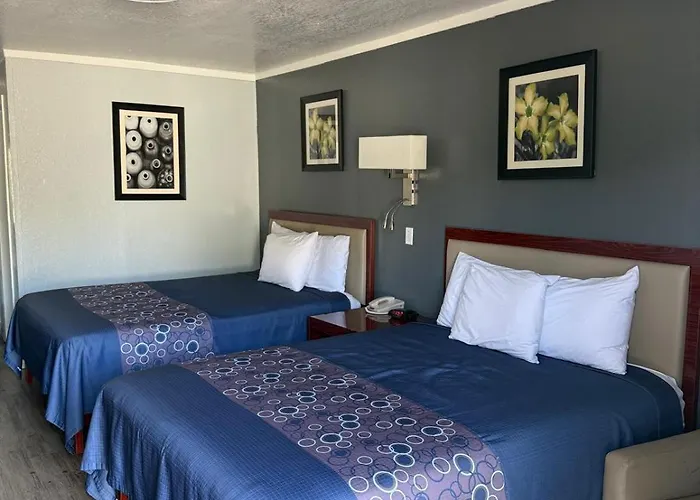 Von Ormy Executive Inn