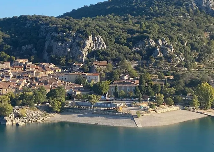 Le Chateau De Bauduen