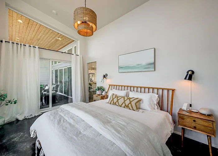Peaceful Waterfront Retreat On Vashon Island